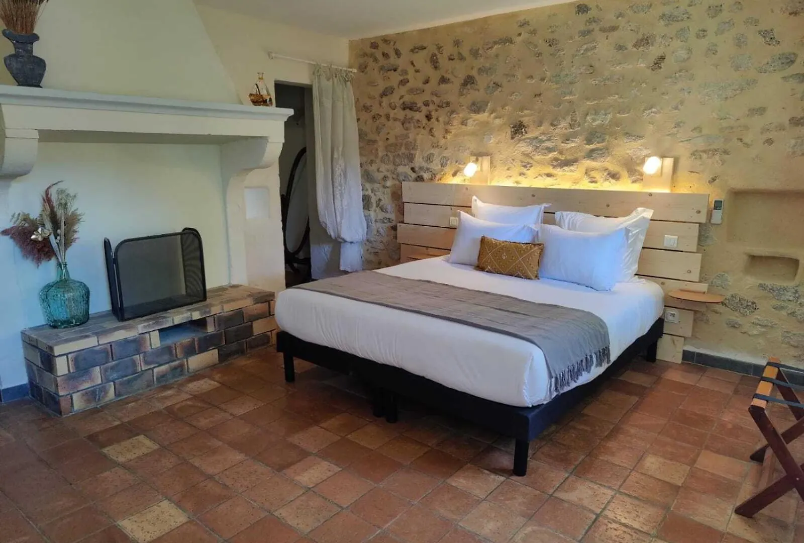 Le Mas Des Laurels Chantemerle-lès-Grignan Hotel